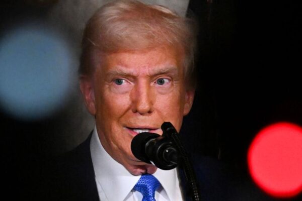 Трамп назвав Зеленського “не дуже важливим”